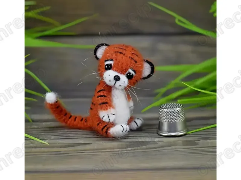 Amigurumi tiger muzzle pattern worked in five rounds