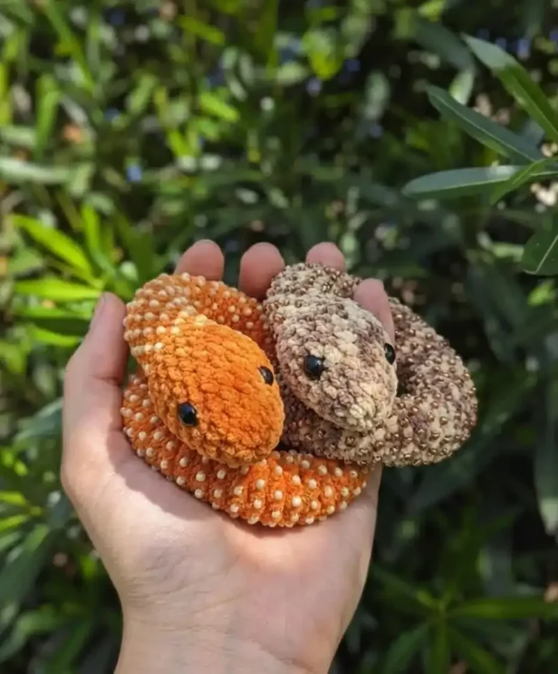 Crochet a Beaded Fidget Snake Pattern — photo 2