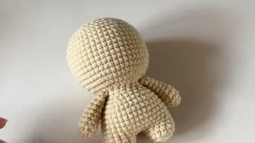 Build a stitched cat doll amigurumi from ring to finish — photo 3