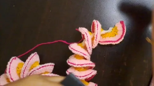 Colorful crochet wind spinner pattern for the porch — photo 2