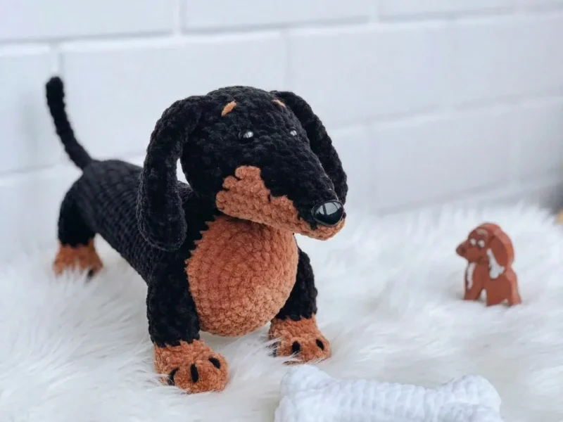 Crochet dachshund amigurumi pattern with color-block body
