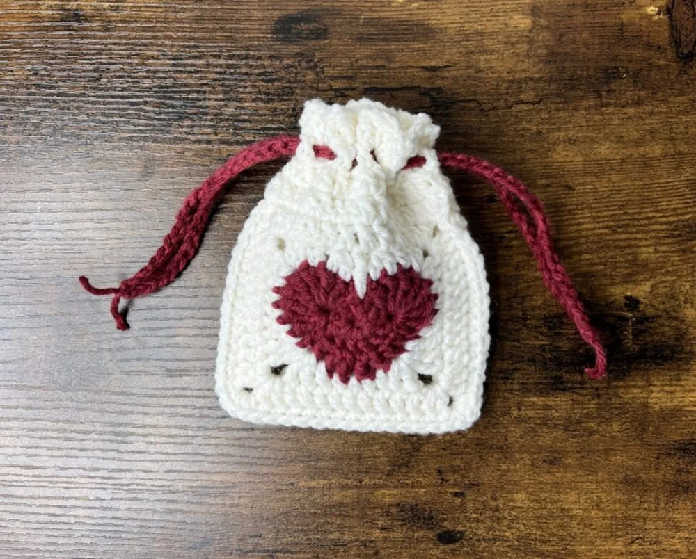 Crochet heart drawstring pouch pattern