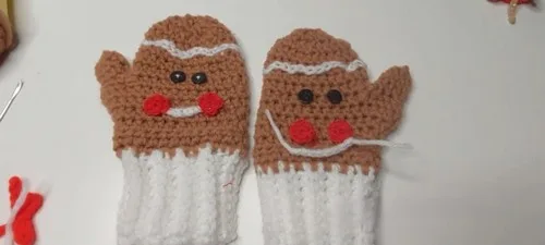 Crochet mittens with a folded cuff and shaped thumb gusset