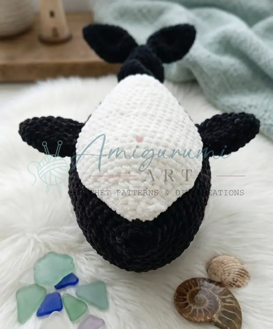 Crochet orca whale amigurumi plush for beginners