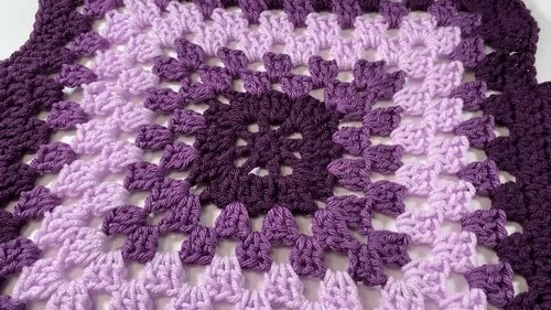 Granny square vest pattern for cozy autumn layering — photo 2