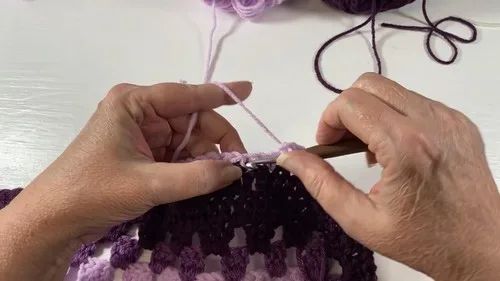 Granny square vest pattern for cozy autumn layering — photo 7