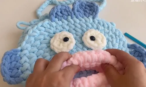 Hangyodon crochet bag pattern with fins and strap