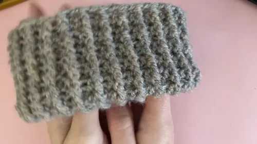 Ribbed crochet boot cuffs in three rounds — photo 3