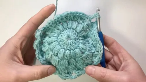 Seamless hexagon sunburst crochet motif pattern — photo 3