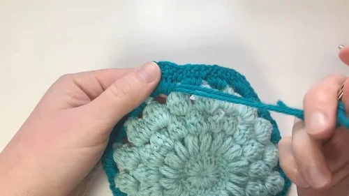 Seamless hexagon sunburst crochet motif pattern — photo 6