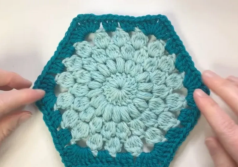 Seamless hexagon sunburst crochet motif pattern