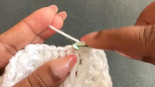 Shell Stitch Baby Hat Pattern for Newborn to 6-12 Months — photo 2