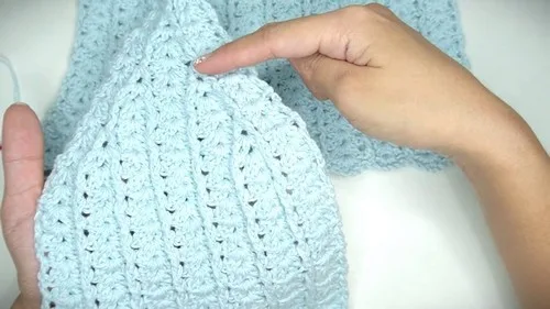 Shell stitch crochet top pattern for every size — photo 4