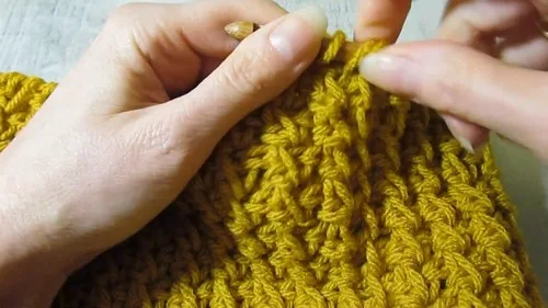 Slouchy Tunisian crochet hat with a ribbed band — photo 3