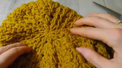 Slouchy Tunisian crochet hat with a ribbed band — photo 4