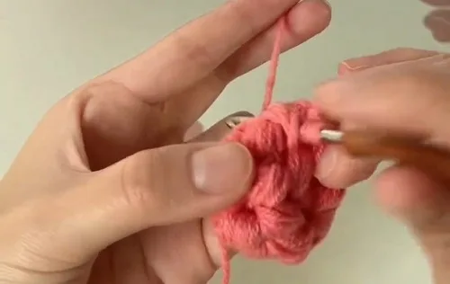 Spring crochet bag pattern with G and GV stitch texture — photo 3