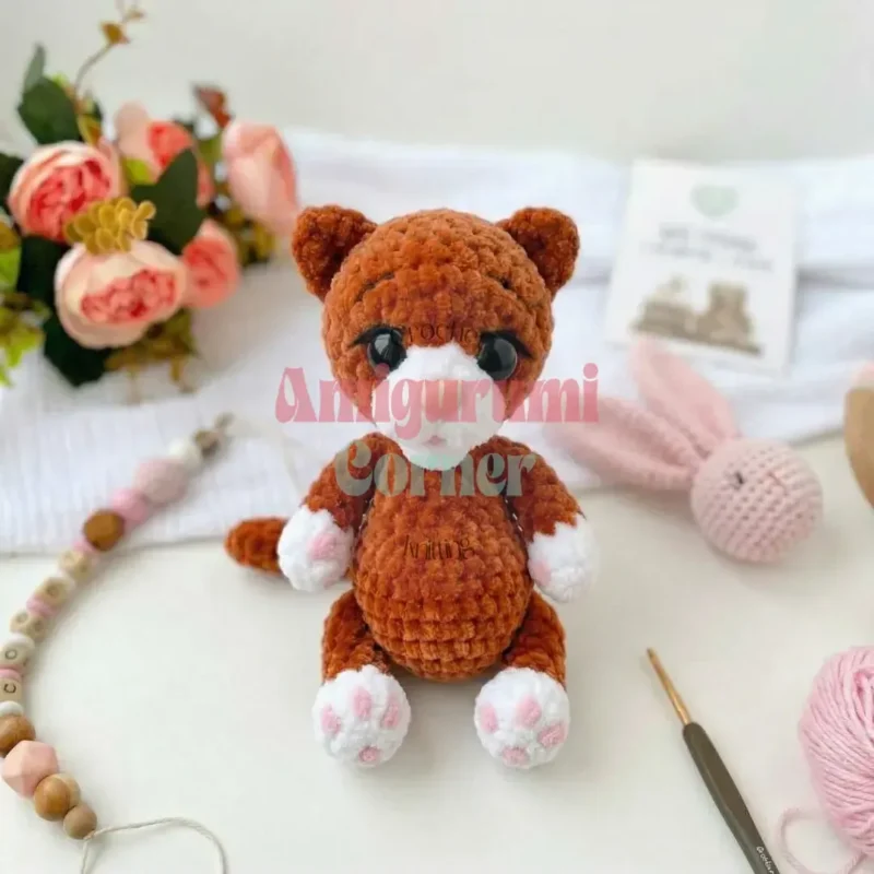 Amigurumi cat crochet pattern with eye indentation technique — photo 2