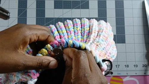 Beginner bubble stitch crochet bag with chain handle — photo 2
