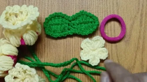 Bell flower crochet hair tie pattern in eight rounds — photo 3