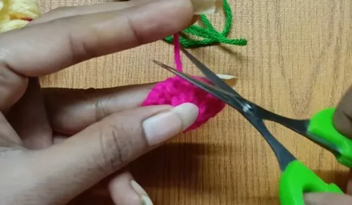 Bell flower crochet hair tie pattern in eight rounds — photo 4
