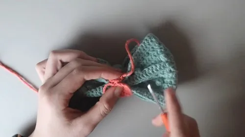 Bobble stitch headband crochet pattern worked in the round — photo 3