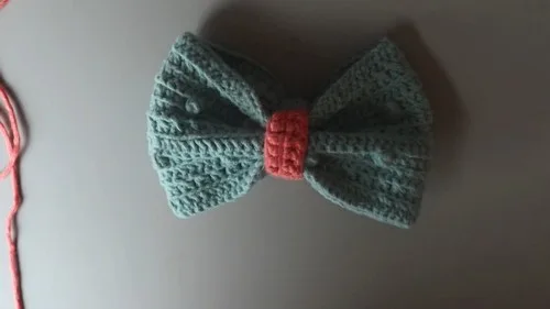Bobble stitch headband crochet pattern worked in the round