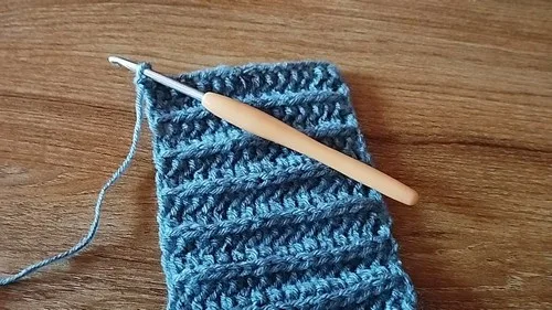 Camel stitch crochet guide for a textured swatch — photo 5