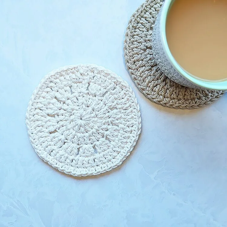 Simple round coaster crochet pattern — photo 3