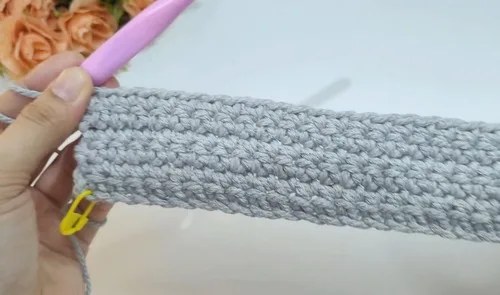 Convertible crochet bag with strap options and ribbed band — photo 3