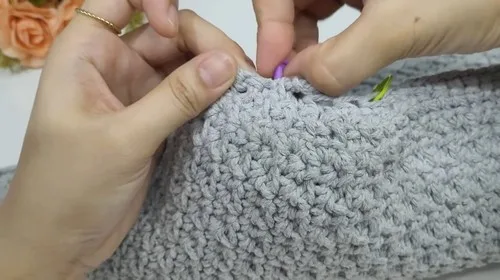 Convertible crochet bag with strap options and ribbed band — photo 5