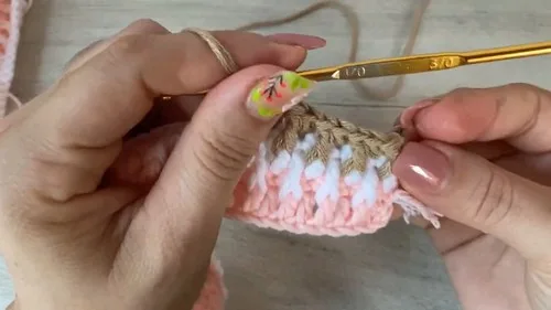 Crochet alpine top pattern with textured front post stitch — photo 3