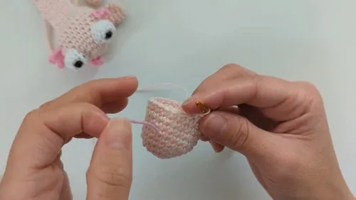 Crochet axolotl bookmark pattern with simple amigurumi shaping — photo 5