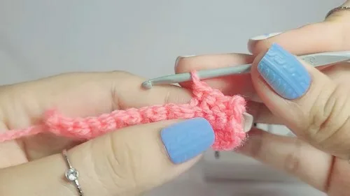 Crochet bunny hat pattern with floppy ears — photo 3