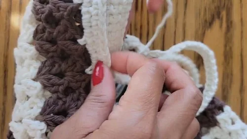 Color pop crochet tote: an everyday bag pattern
