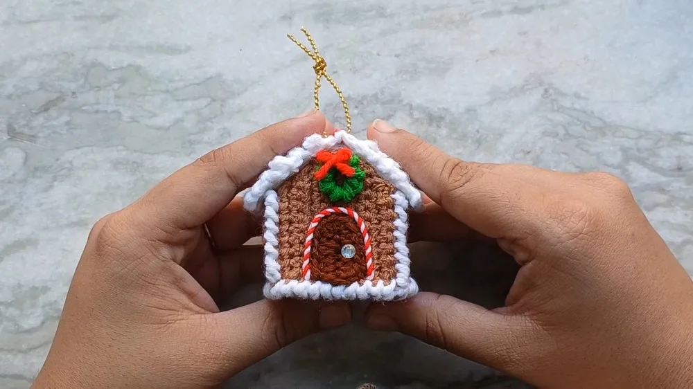 Crochet gingerbread house pattern with step-by-step walls and roof
