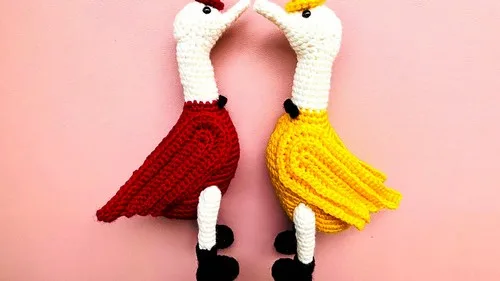 Crochet goose amigurumi pattern with boots and hat
