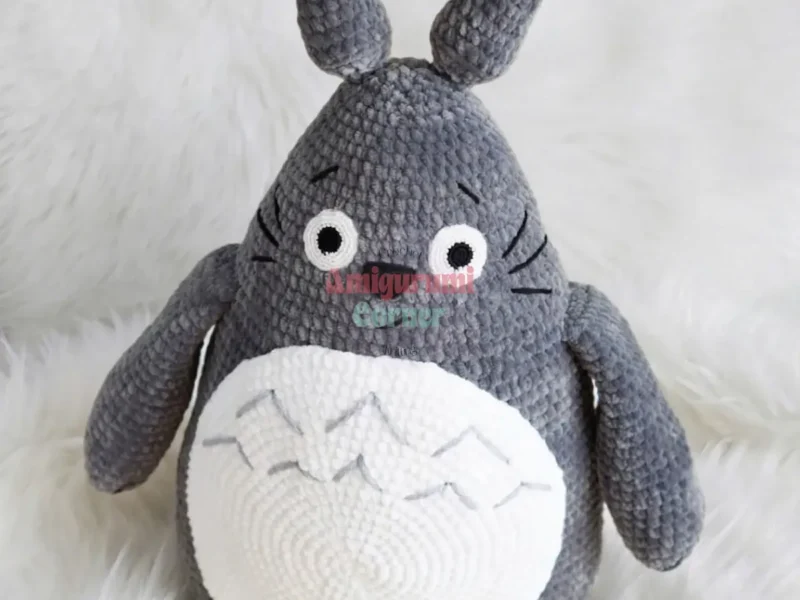 Crochet a 45 cm Totoro amigurumi plush