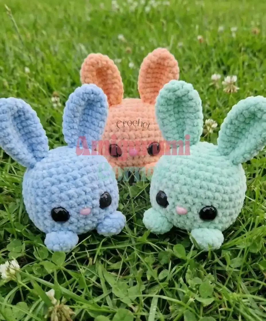 Cube bunny amigurumi pattern in three sizes