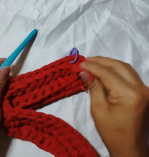 Easy oval trapillo yarn bag crochet pattern — photo 3