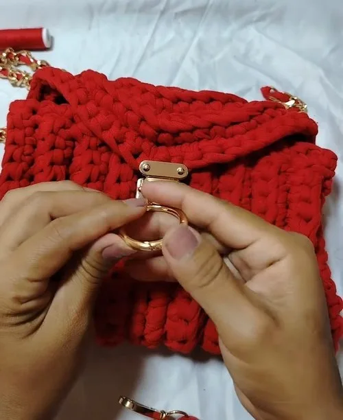 Easy oval trapillo yarn bag crochet pattern — photo 4