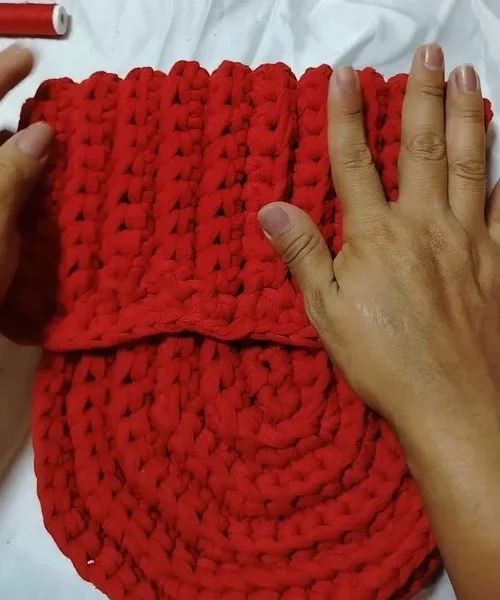 Easy oval trapillo yarn bag crochet pattern