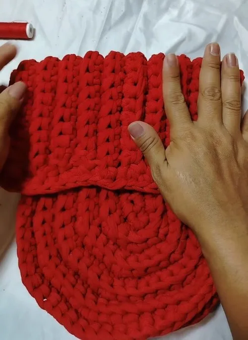 Easy oval trapillo yarn bag crochet pattern
