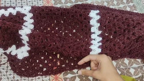 Granny hexagon cardigan pattern with ribbed cuffs — photo 3