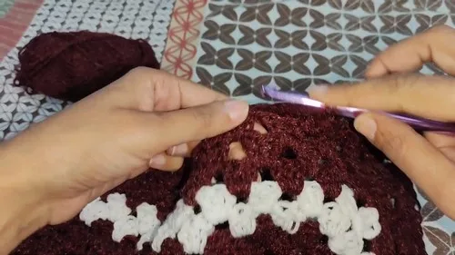 Granny hexagon cardigan pattern with ribbed cuffs — photo 4