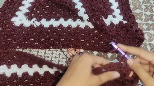 Granny hexagon cardigan pattern with ribbed cuffs — photo 5