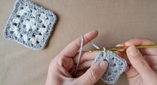Granny square fingerless gloves to crochet in a weekend — photo 5