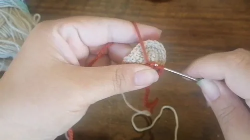 Little lion amigurumi keychain crochet pattern — photo 4