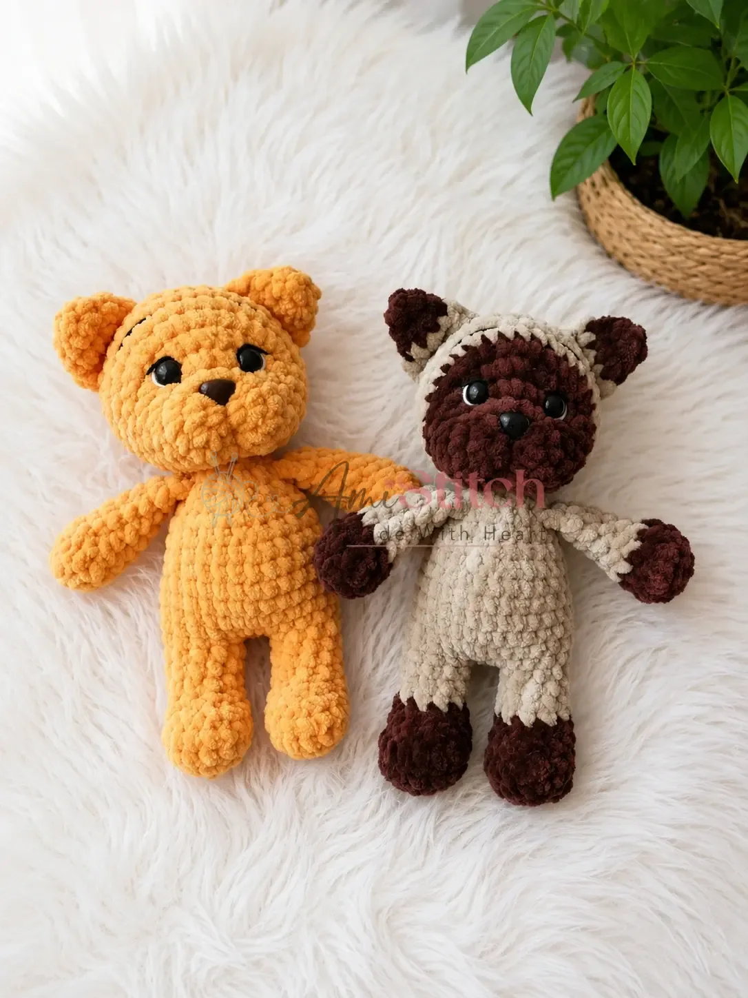 Crochet a mini cat amigurumi over a weekend