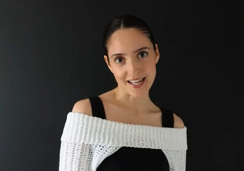 Off-the-shoulder bolero crochet pattern with split-stitch sleeves
