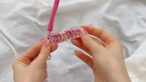 Puffy flower scrunchie crochet pattern with ruffled petals — photo 5